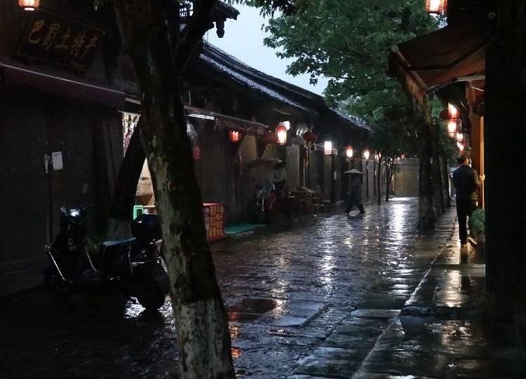 《浮士德》好看吗？
